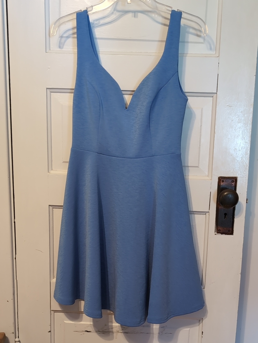 Sleeveless V-Neck Blue Skater Dress with Front Zip